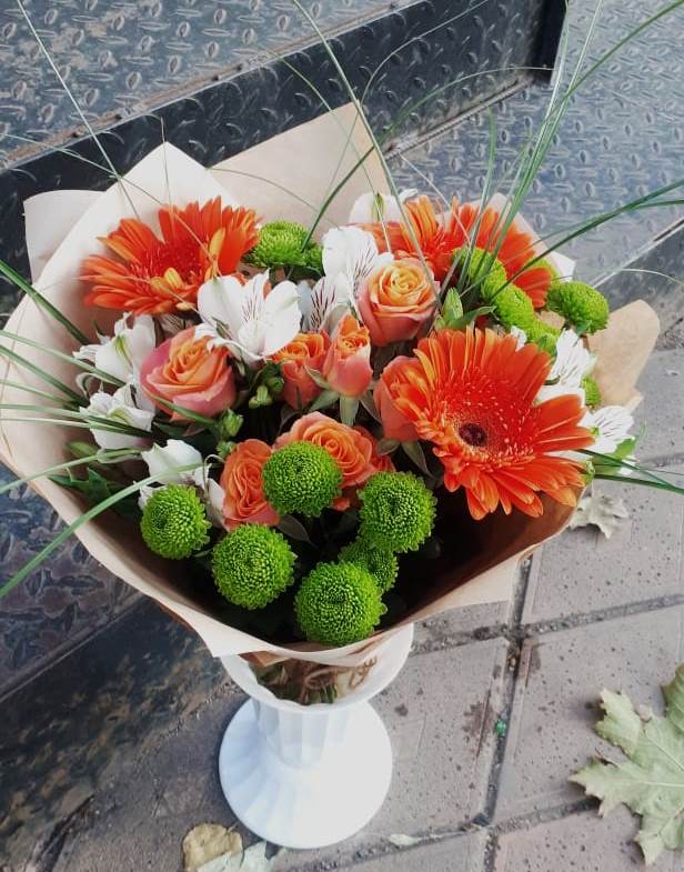 Букет цветов из: Герберы, Хризантемы, Альстромерии и Розы в Архангельской