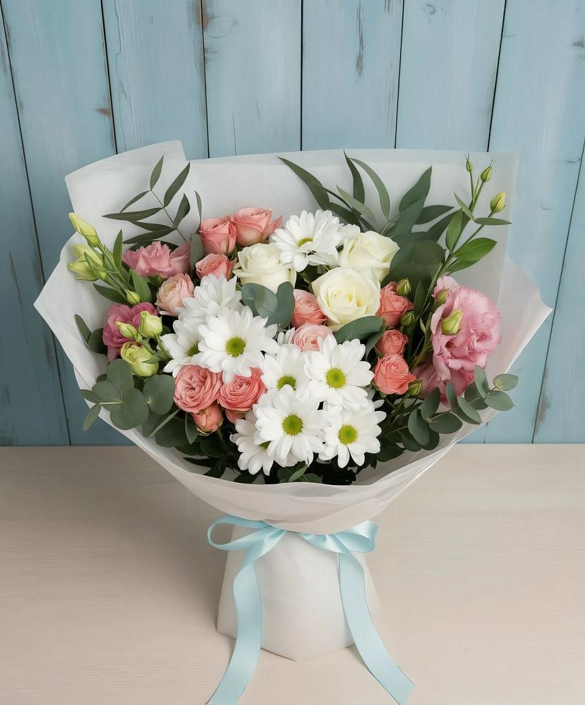 Букет цветов из: Розы, Лизиантусы и Хризантемы в Архангельской