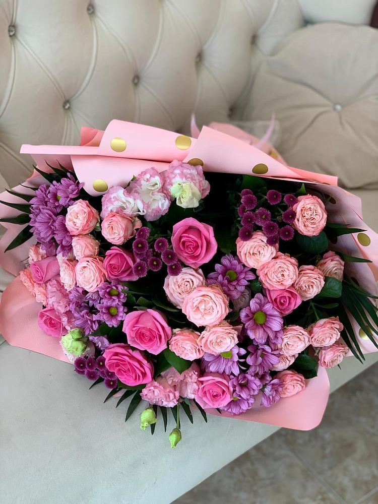 Букет цветов из: Хризантемы, Розы и Лизиантусы в Архангельской