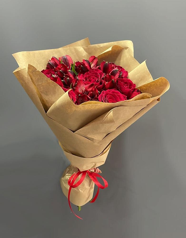 Букет цветов из: Альстромерии и Розы в Архангельской