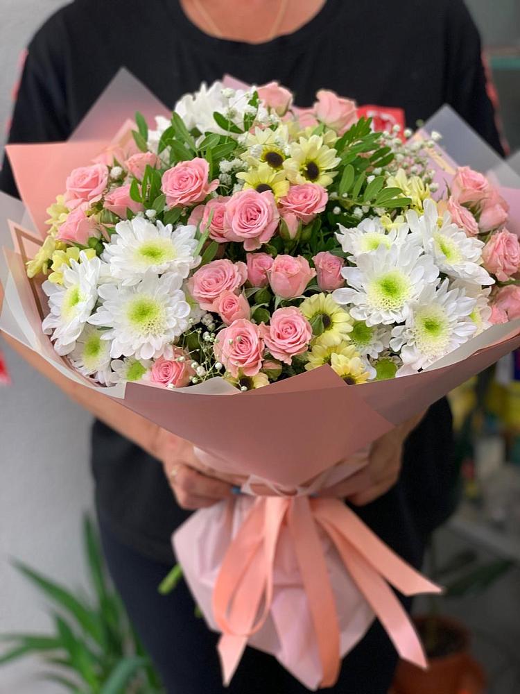 Букет цветов из: Розы и Хризантемы в Архангельской