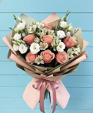 Букет цветов из:  Розы, Альстромерии и Лизиантусы в Архангельской
