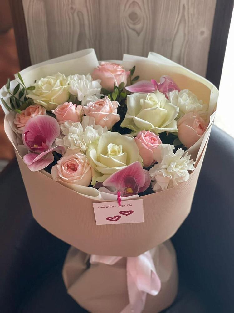 Букет цветов из: Орхидеи, Розы и Гвоздики в Архангельской