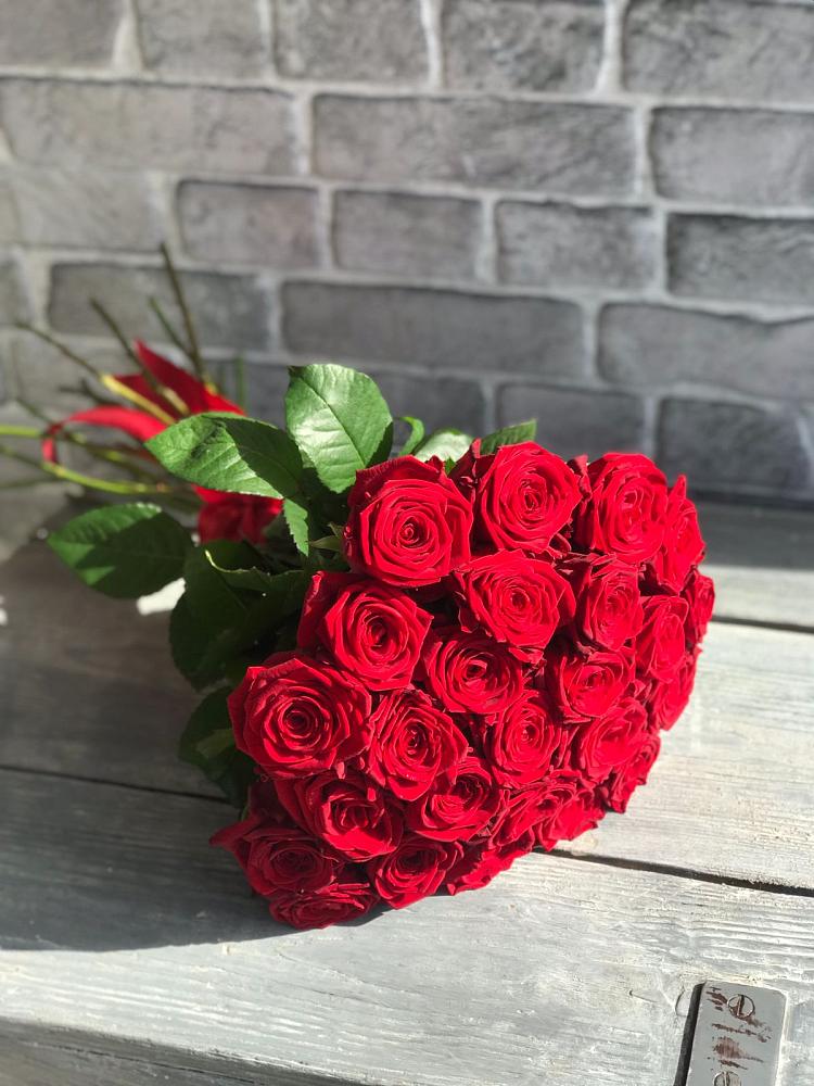 Букет Красные розы Фридом в Архангельской