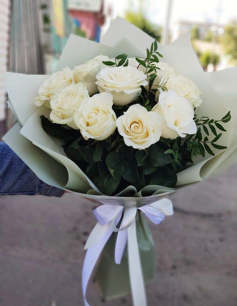 Букет Белые розы Проуд в Архангельской