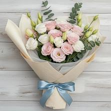 Букет цветов из:  Лизиантусы в Архангельской