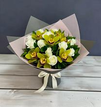 Букет цветов из:  Орхидеи и Розы в Архангельской