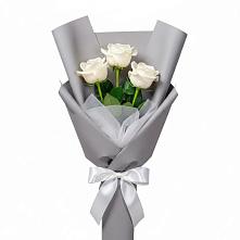 Букет 3 белые розы в Архангельской
