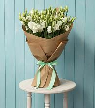 Букет цветов из:  Лизиантусы в Архангельской