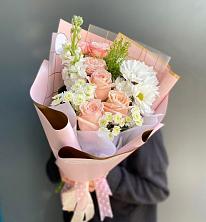 Букет цветов из:  Хризантемы и Розы в Архангельской