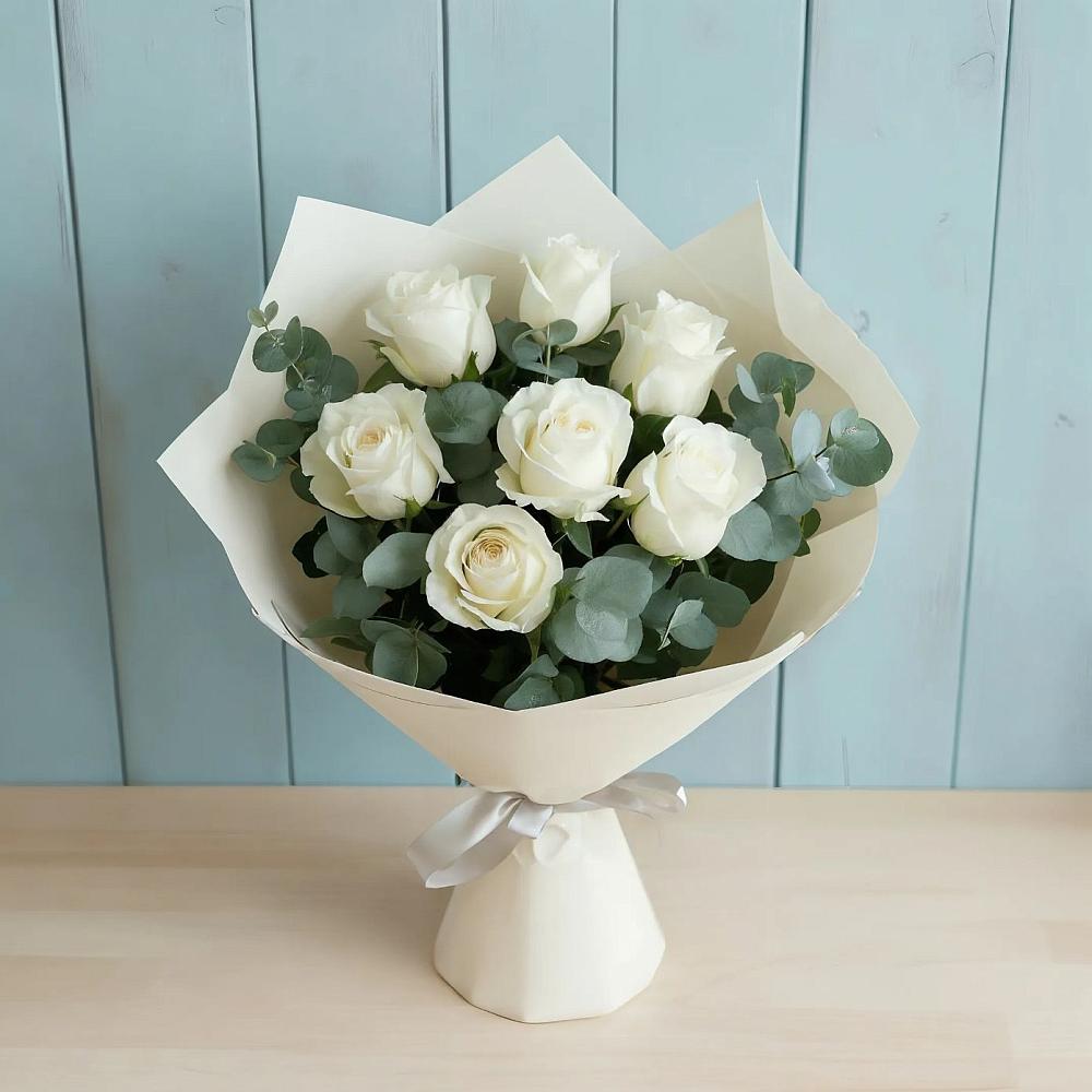 Букет Белые розы в Эвкалипте в Архангельской