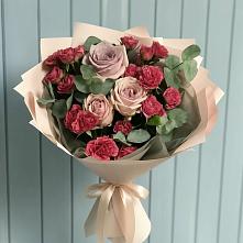 Букет цветов из:  Гвоздики и Розы в Архангельской