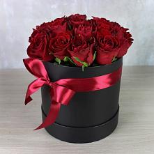 Цветочная композиция из Розы в шляпной коробке в Архангельской