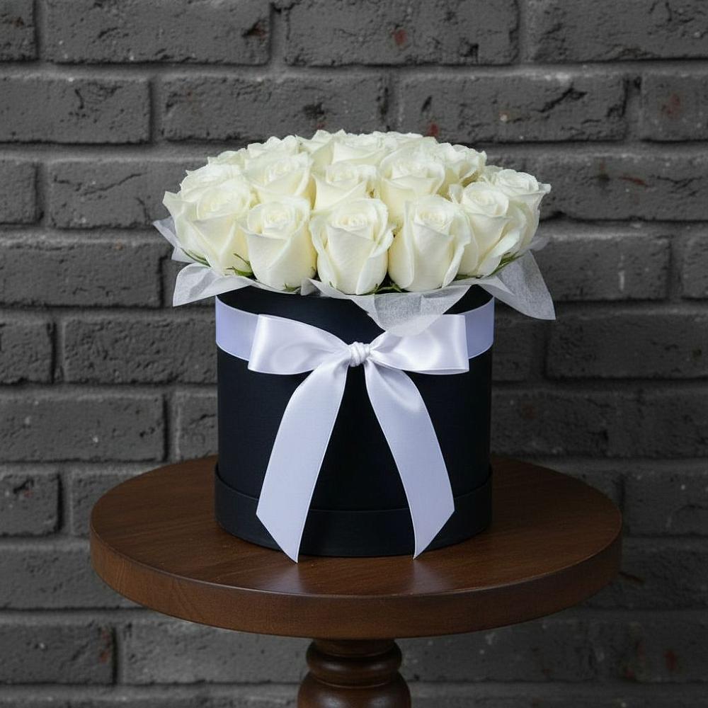 Цветочная композиция из Розы в шляпной коробке в Архангельской