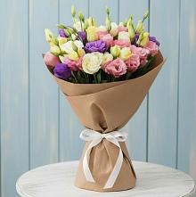 Букет цветов из:  Лизиантусы в Архангельской