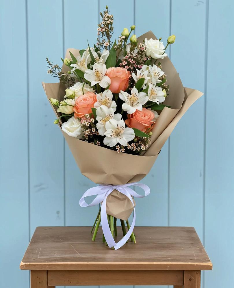 Букет цветов из: Альстромерии, Лизиантусы, Розы и Хризантемы в Архангельской